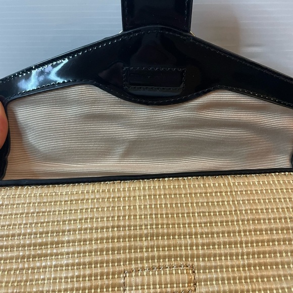 Ann Taylor Summer Wicker Buckle Patent Leather Clutch Wristlet - Picture 3 of 7